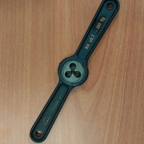 Thread Die Handle with a Die